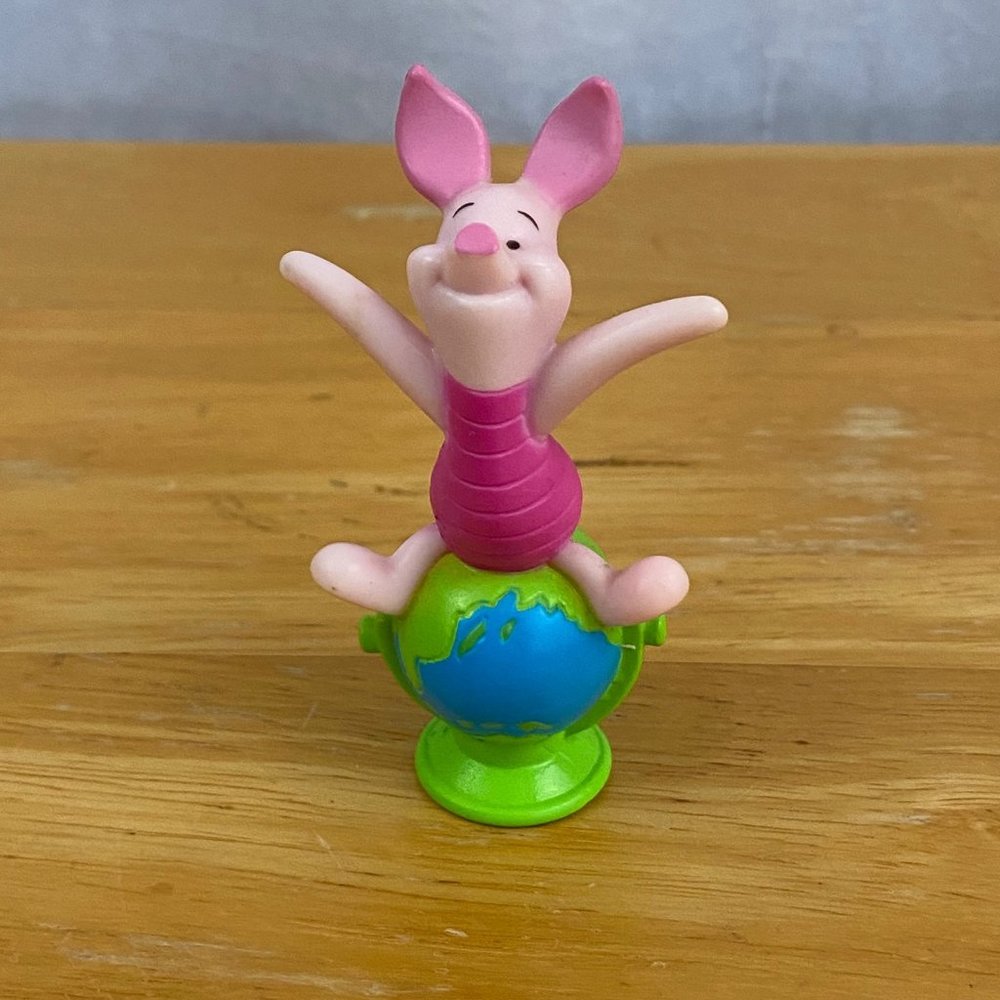 Vintage Fisher Price Piglet Globe Pooh Disney Collectible 1999 Edition 66611-98